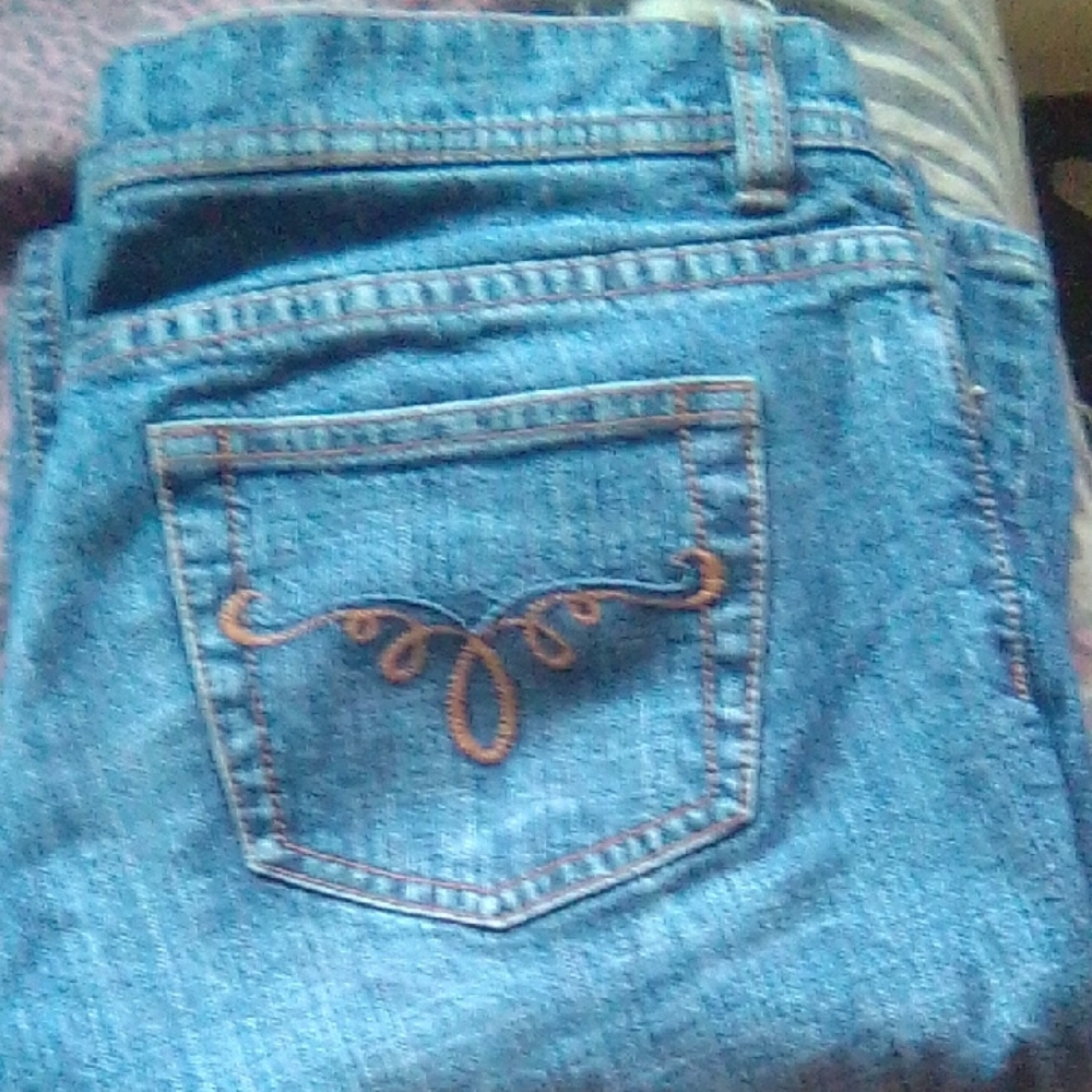 Official LONDONJEAN Brand with Embroidered Pockets